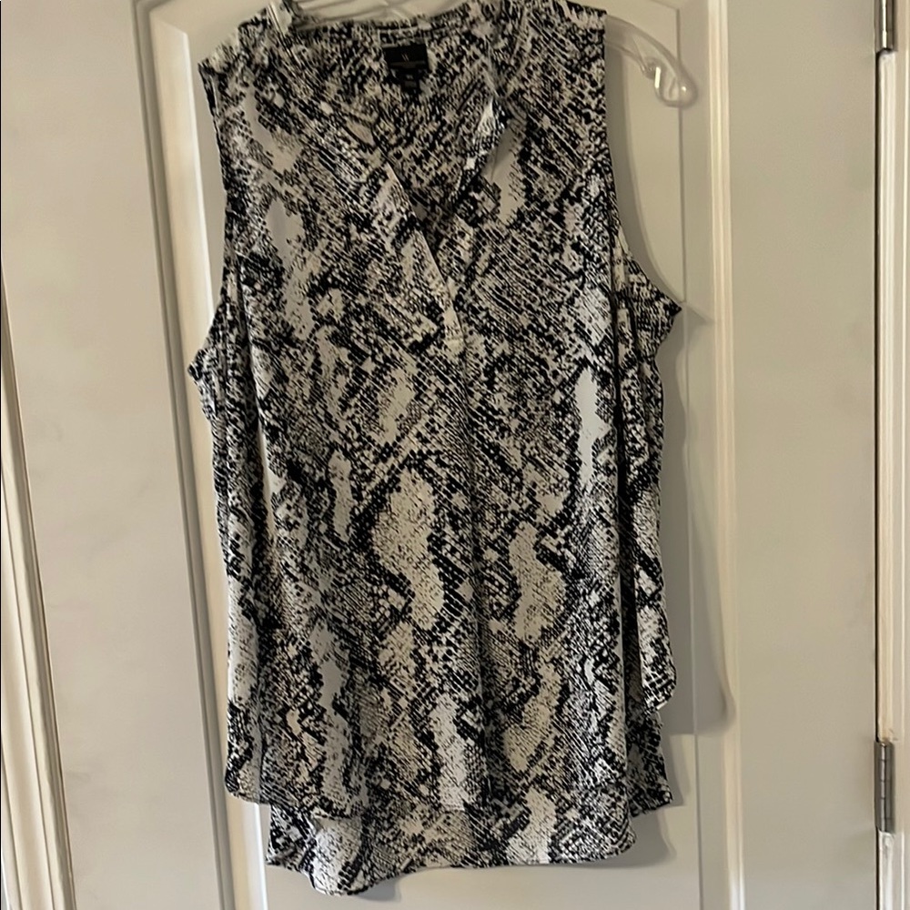 Black and White Sleeveless Top